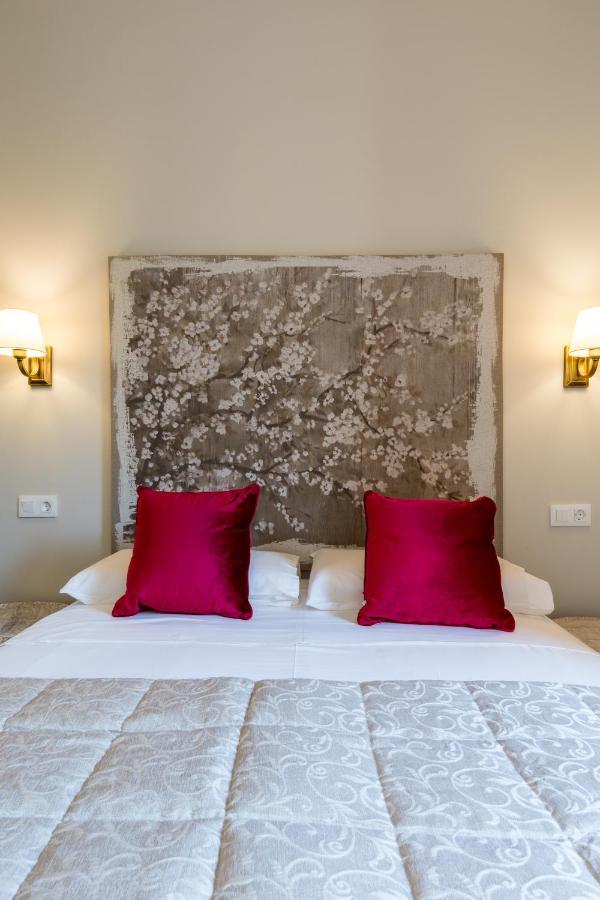 Dona Elvira Suites Cathedral Seville Exterior photo