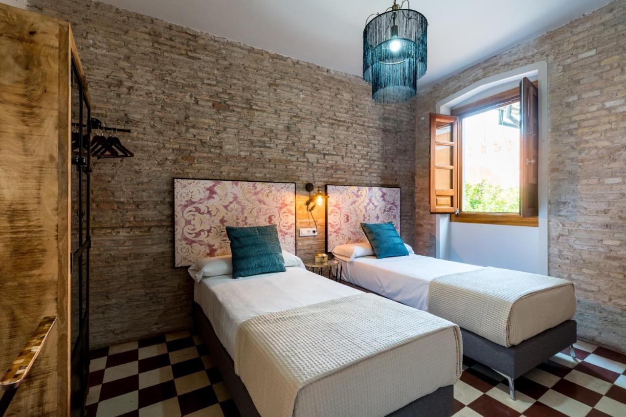 Dona Elvira Suites Cathedral Seville Exterior photo