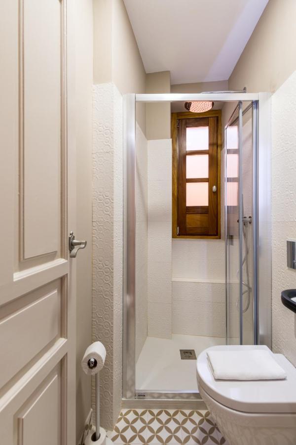 Dona Elvira Suites Cathedral Seville Exterior photo