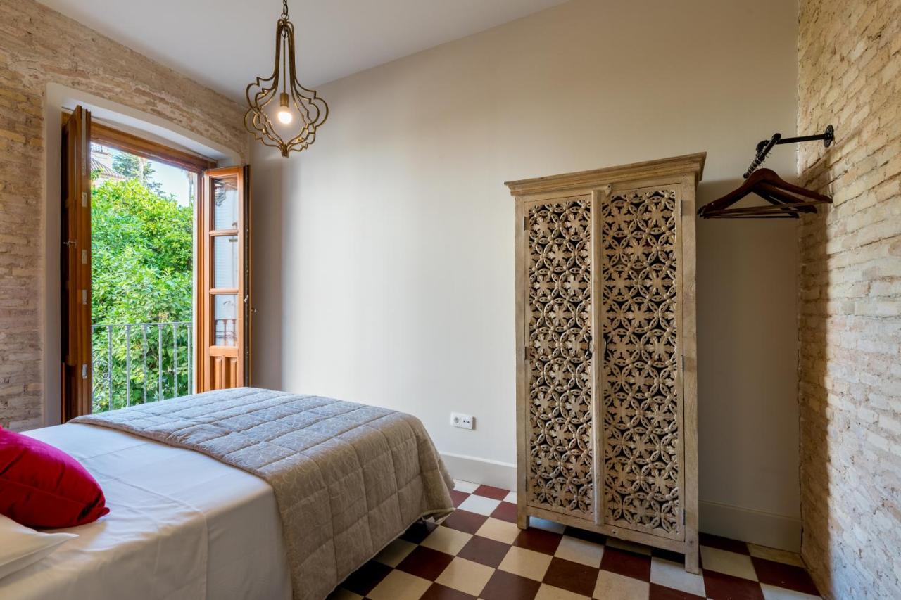 Dona Elvira Suites Cathedral Seville Exterior photo