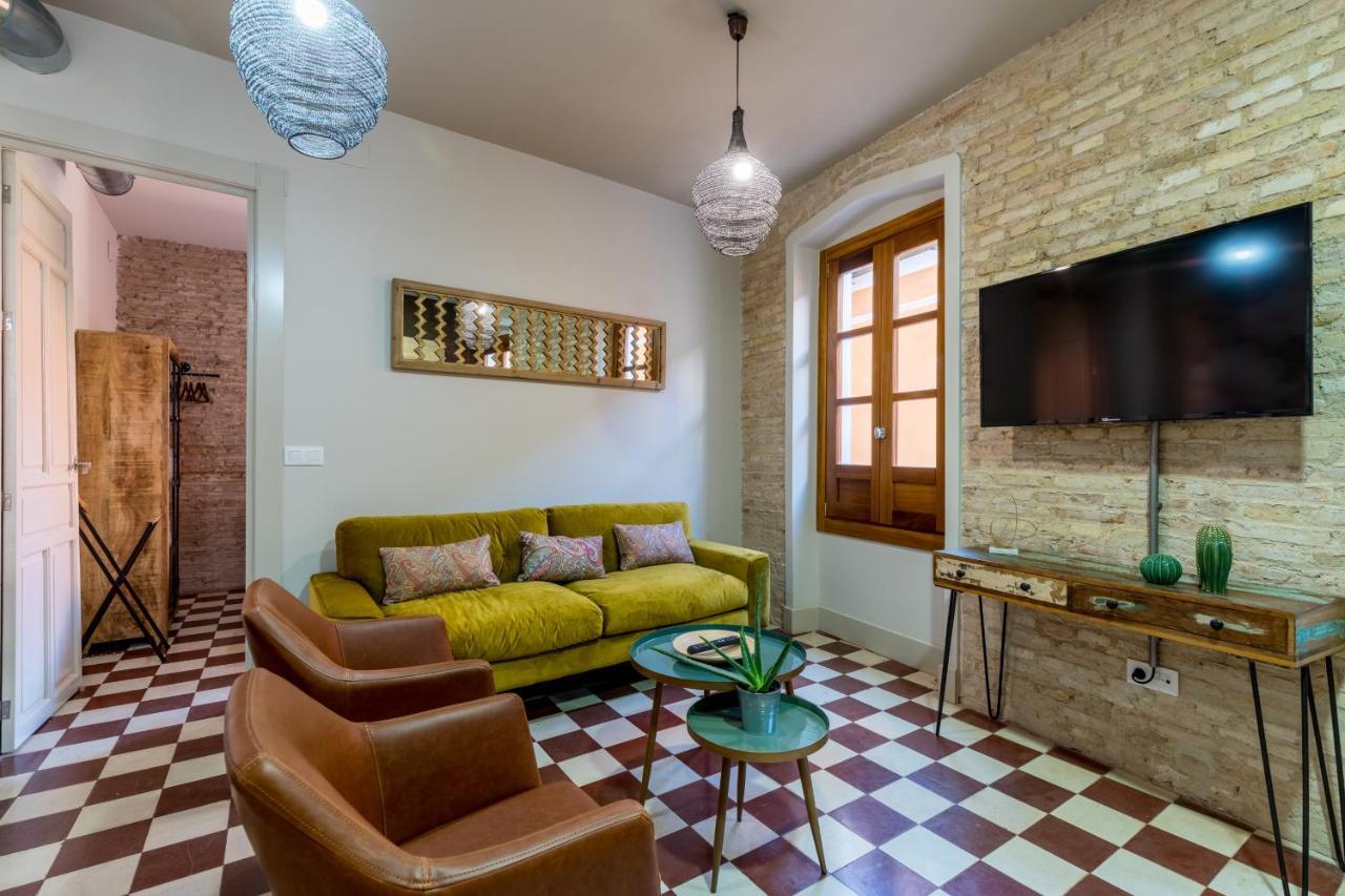 Dona Elvira Suites Cathedral Seville Exterior photo